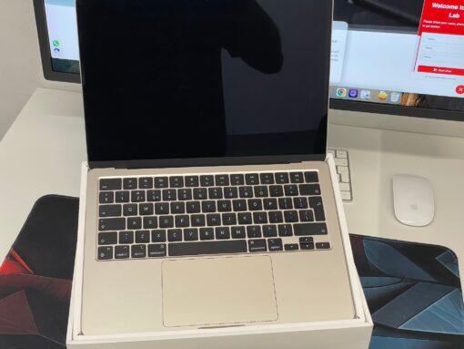 Apple MacBook Air 2022 M2 8-Core 8GB 256GB SSD – Gold – Mint Condition, Only 8 Cycles